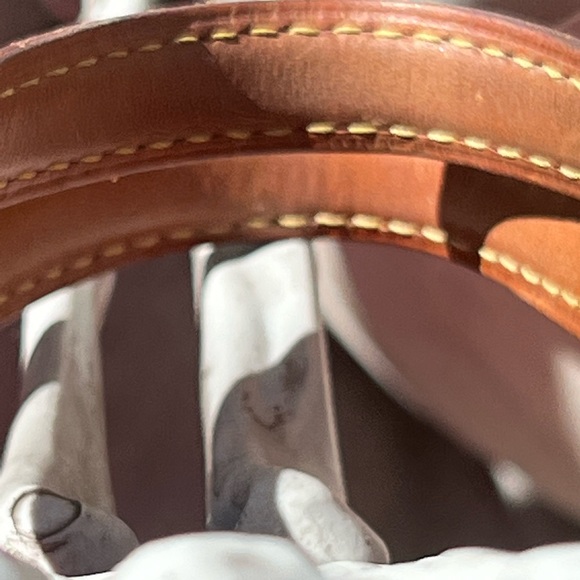 Louis Vuitton Brea Vernis MM coral bag USED GC. - Picture 16 of 16